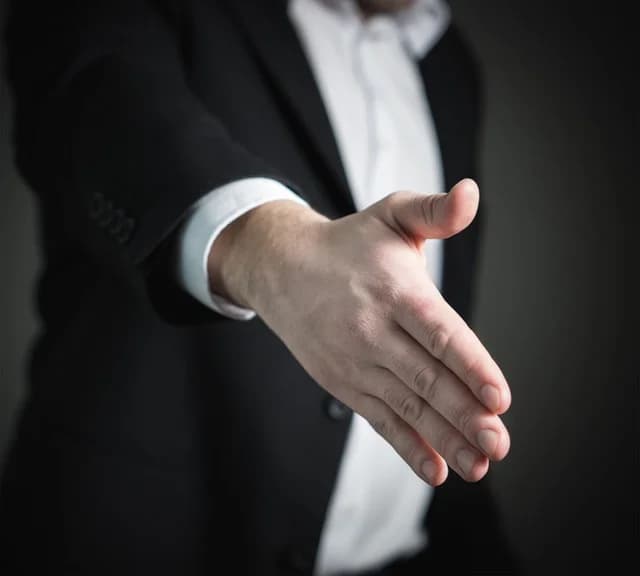 כתבה: תל-אביב מתעוררת? בעלי תשובה רצים למועצה | ynet ידיעות